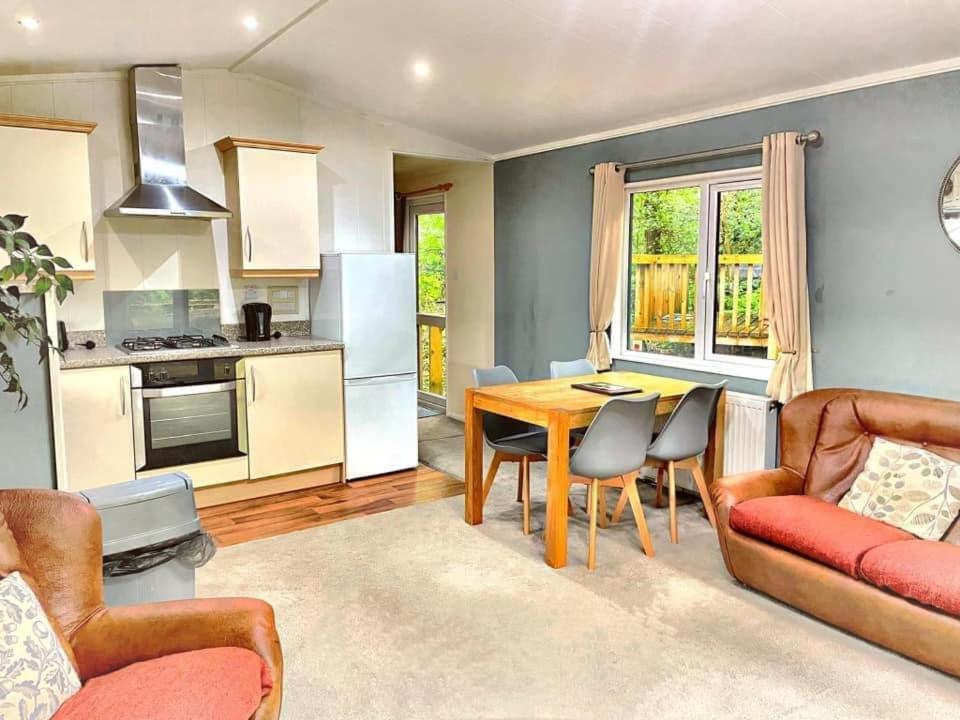 Woodland View -Hot Tub-Tenby-Carmarthen-St Clears Luaran gambar